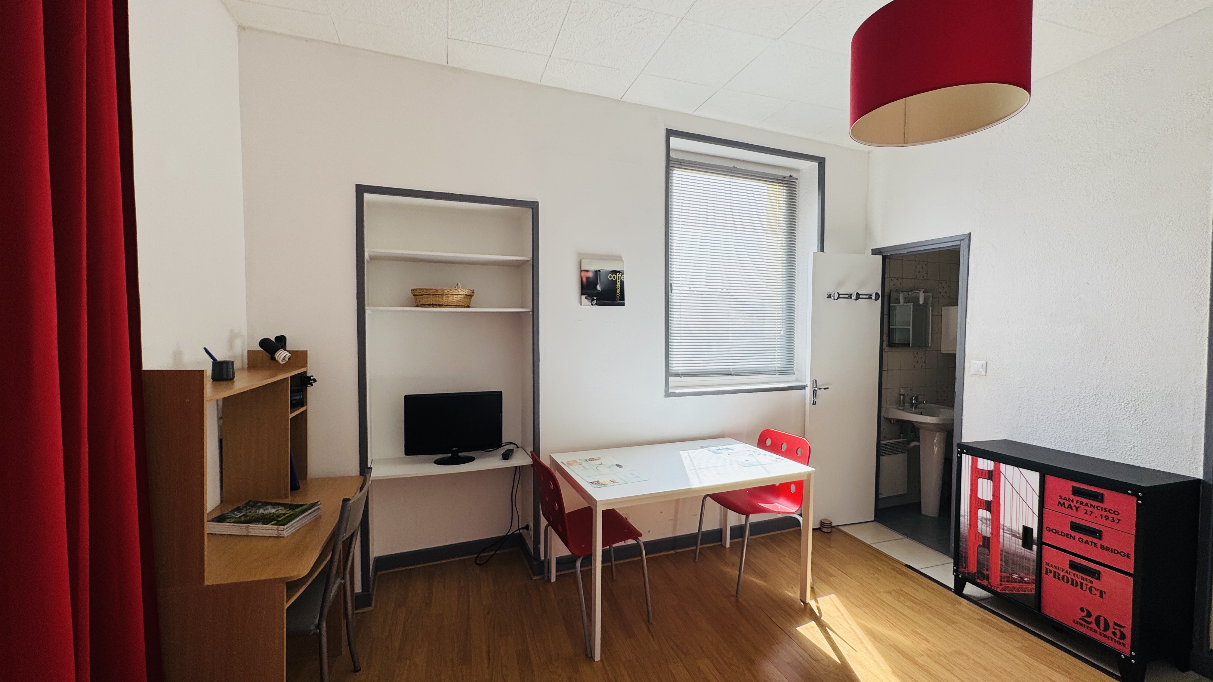 Studio meublé 20m2 - Centre Vichy, Lumineux — photo 3