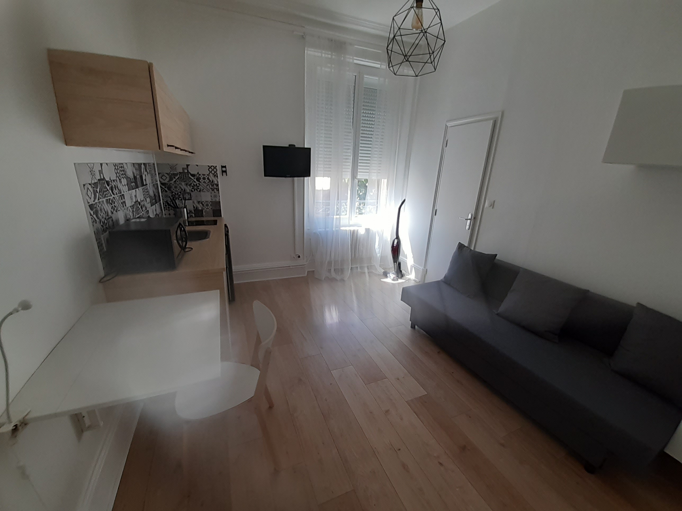 Studio meublé n°6 - 25 rue de Touraine - Vichy