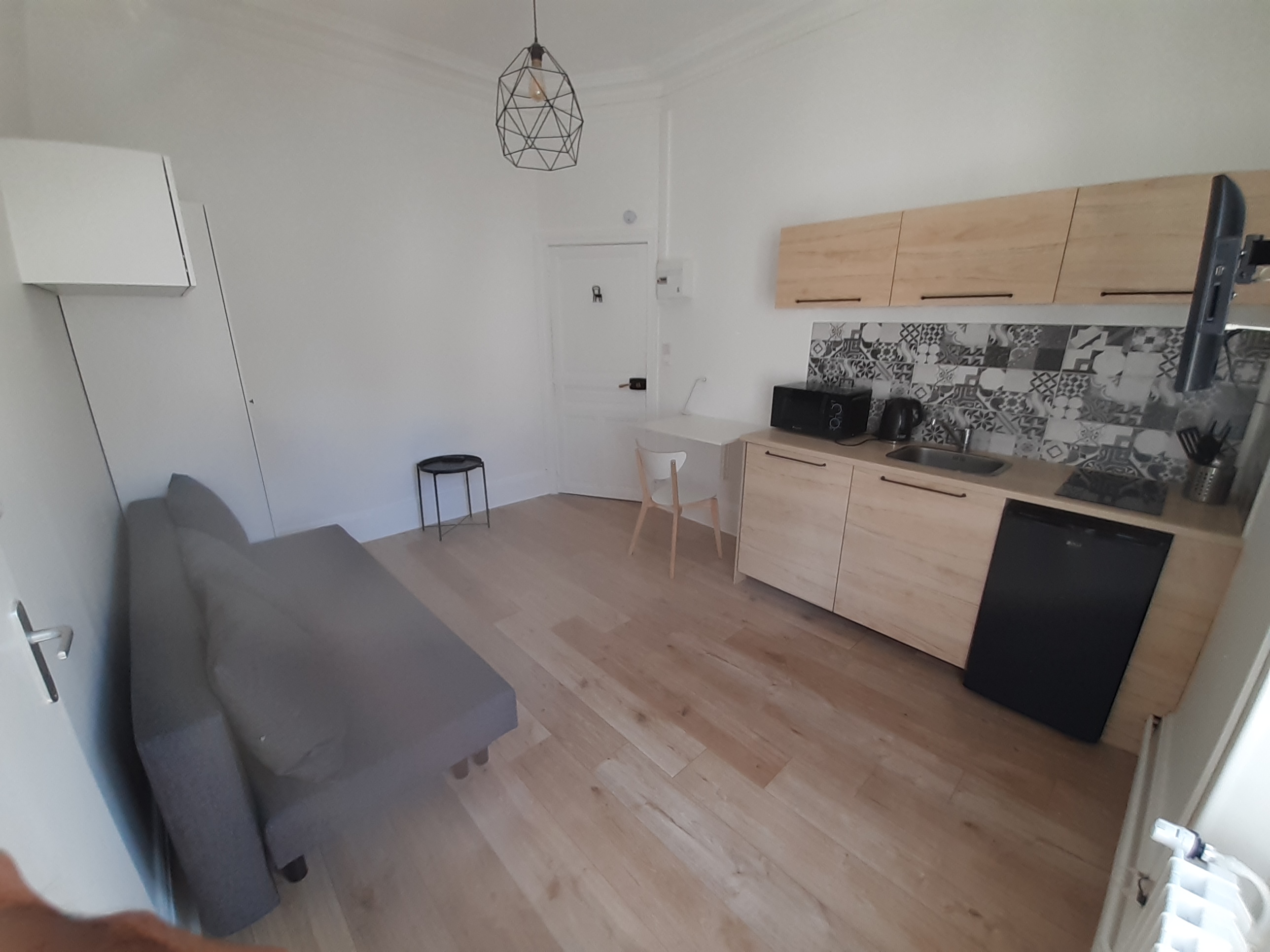 Studio meublé n°6 - 25 rue de Touraine - Vichy — photo 3