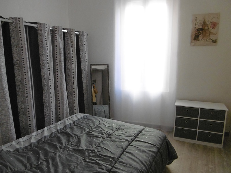 F2 MEUBLE 45 M² + PLACE PARKING IMPASSE ARNAUD — photo 3
