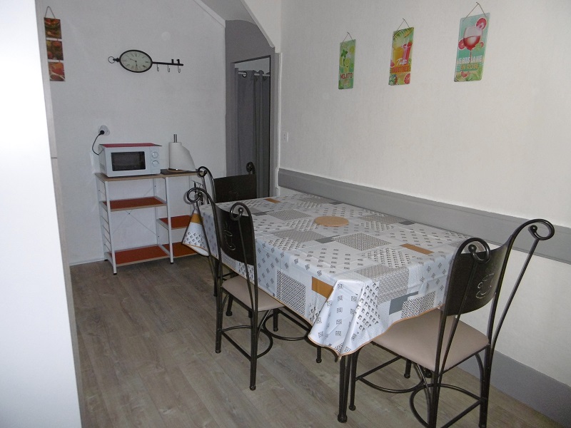 F2 MEUBLE 45 M² + PLACE PARKING IMPASSE ARNAUD — photo 2