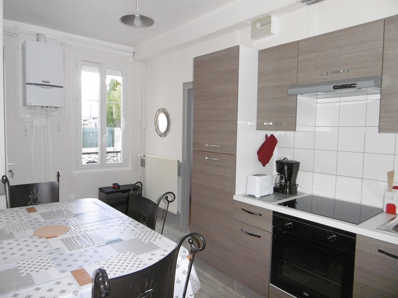 F2 MEUBLE 45 M² + PLACE PARKING IMPASSE ARNAUD