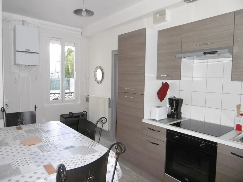 F2 MEUBLE 45 M² + PLACE PARKING IMPASSE ARNAUD