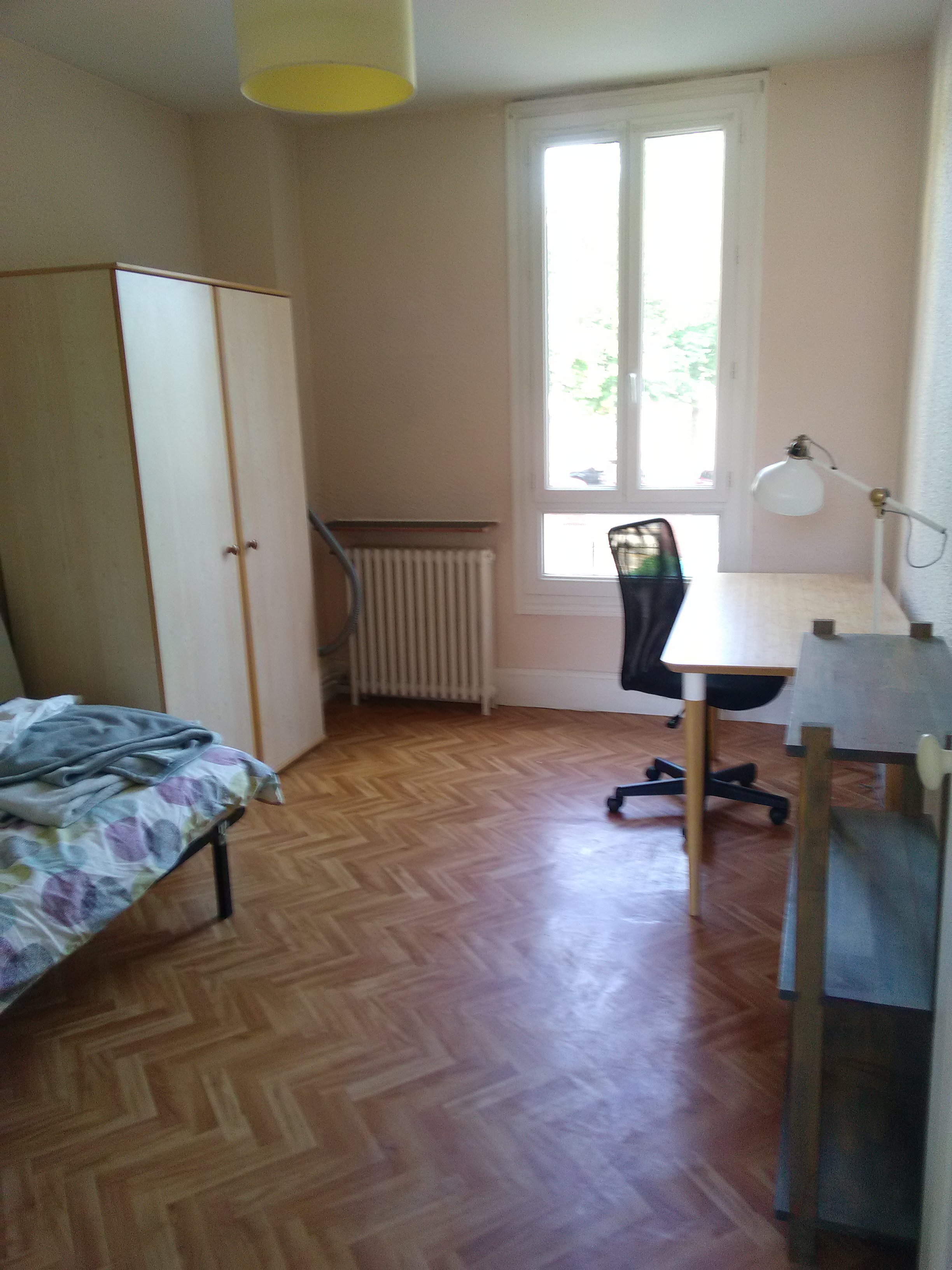 T1 meublé n°4 - 15 rue de Marseille - Vichy — photo 3