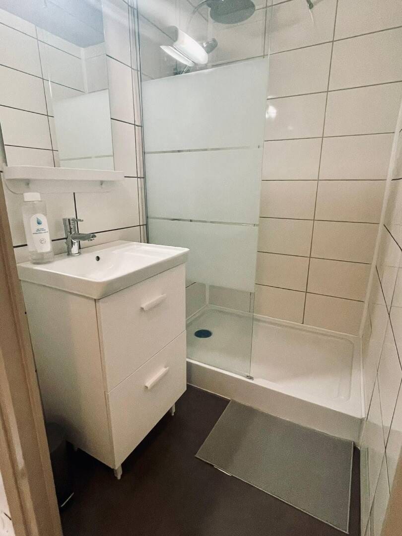 Appartement  meublé T2 tout confort proche du  tram et des commerces — photo 2