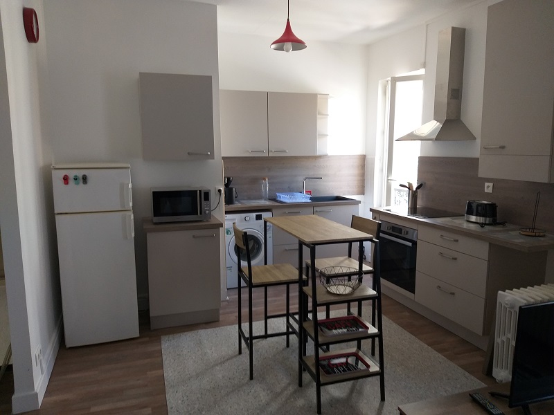 F2 DUPLEX MEUBLE + STATIONNEMENT VICHY CENTRE