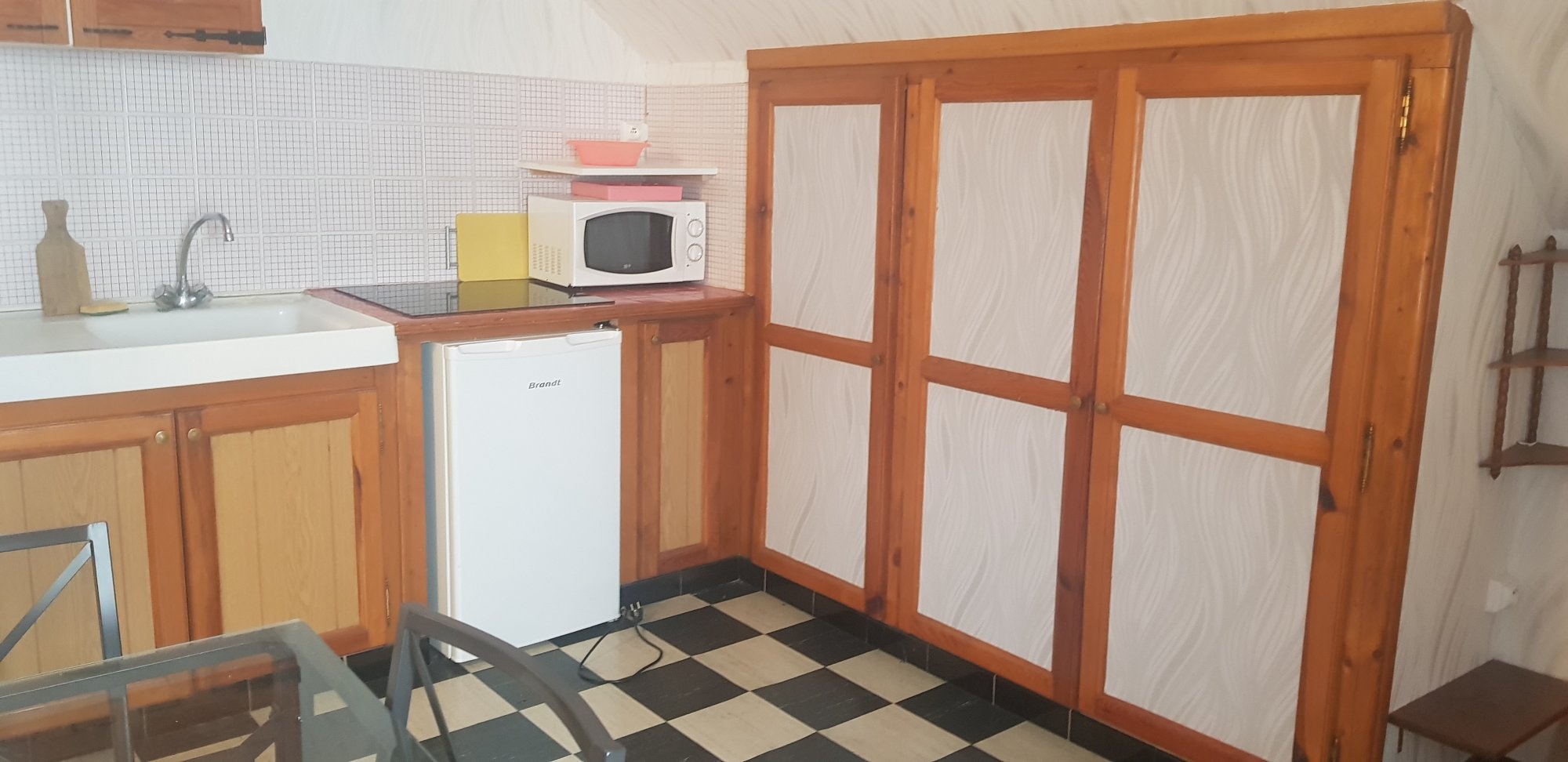 Studio meublé - 137, avenue du Général Leclerc - Cusset — photo 3