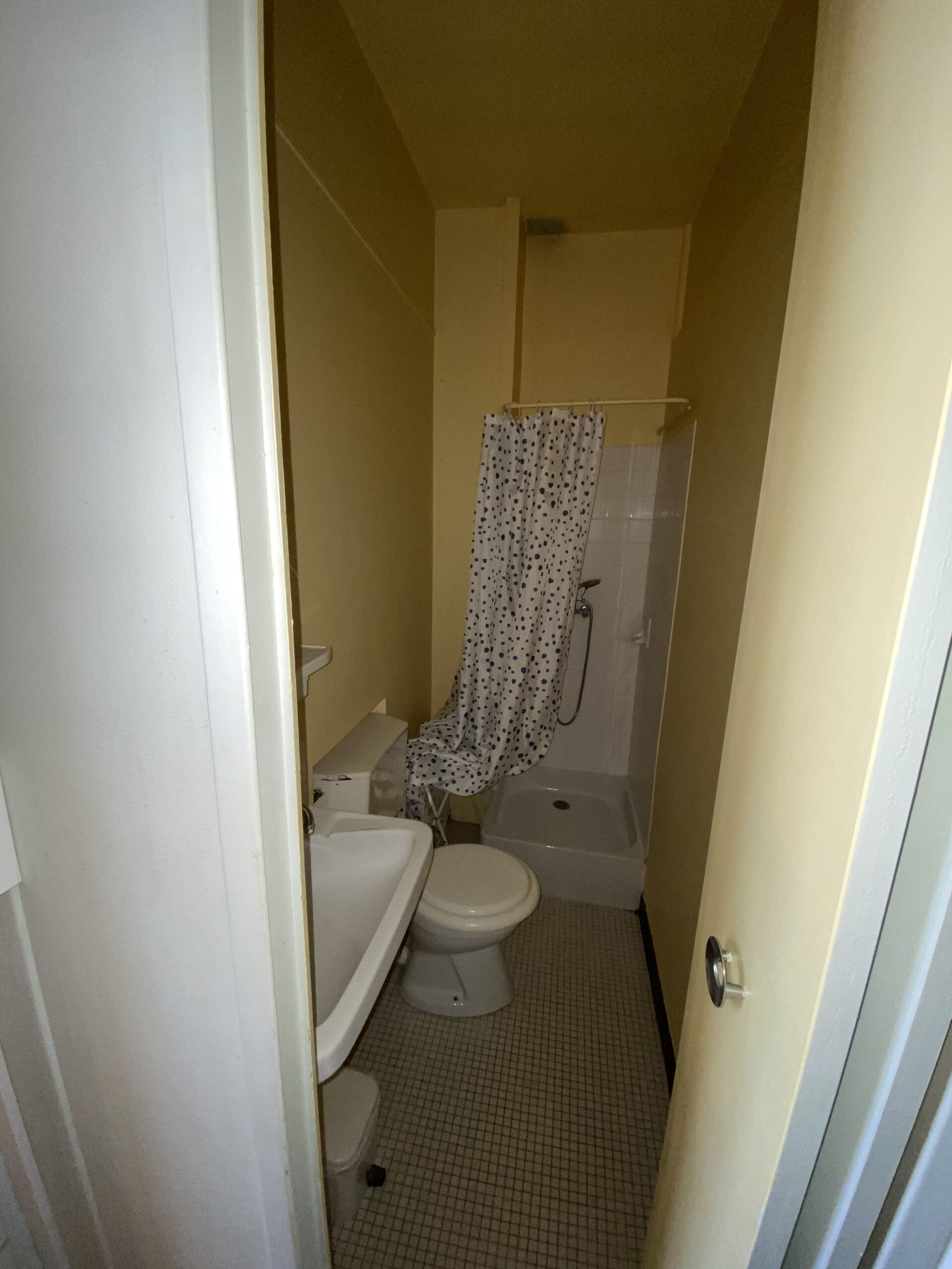 Chambre meublé - 155 avenue de Vichy - Cusset — photo 3