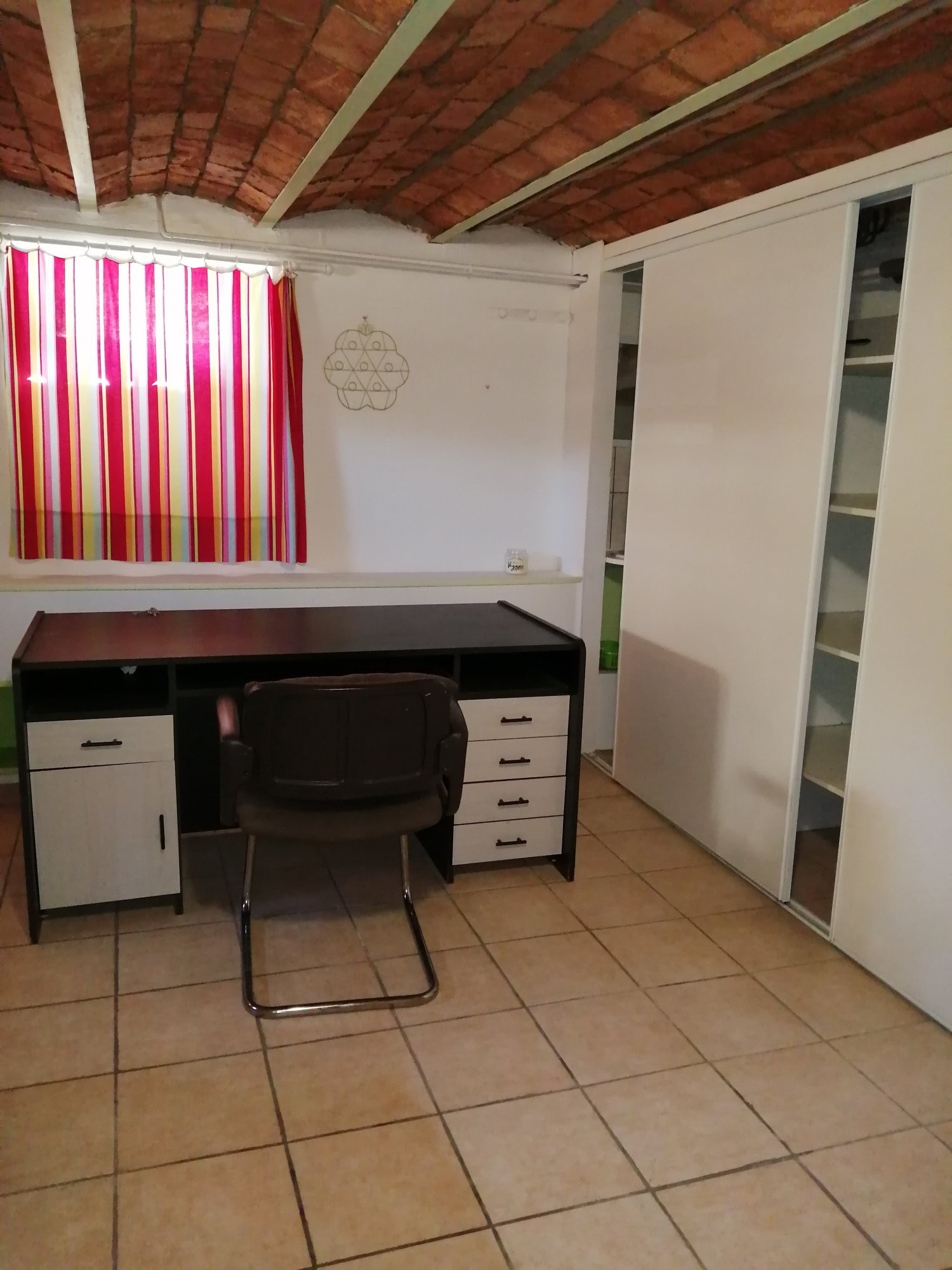 Chambre - 19 rue du 8 mai — photo 2