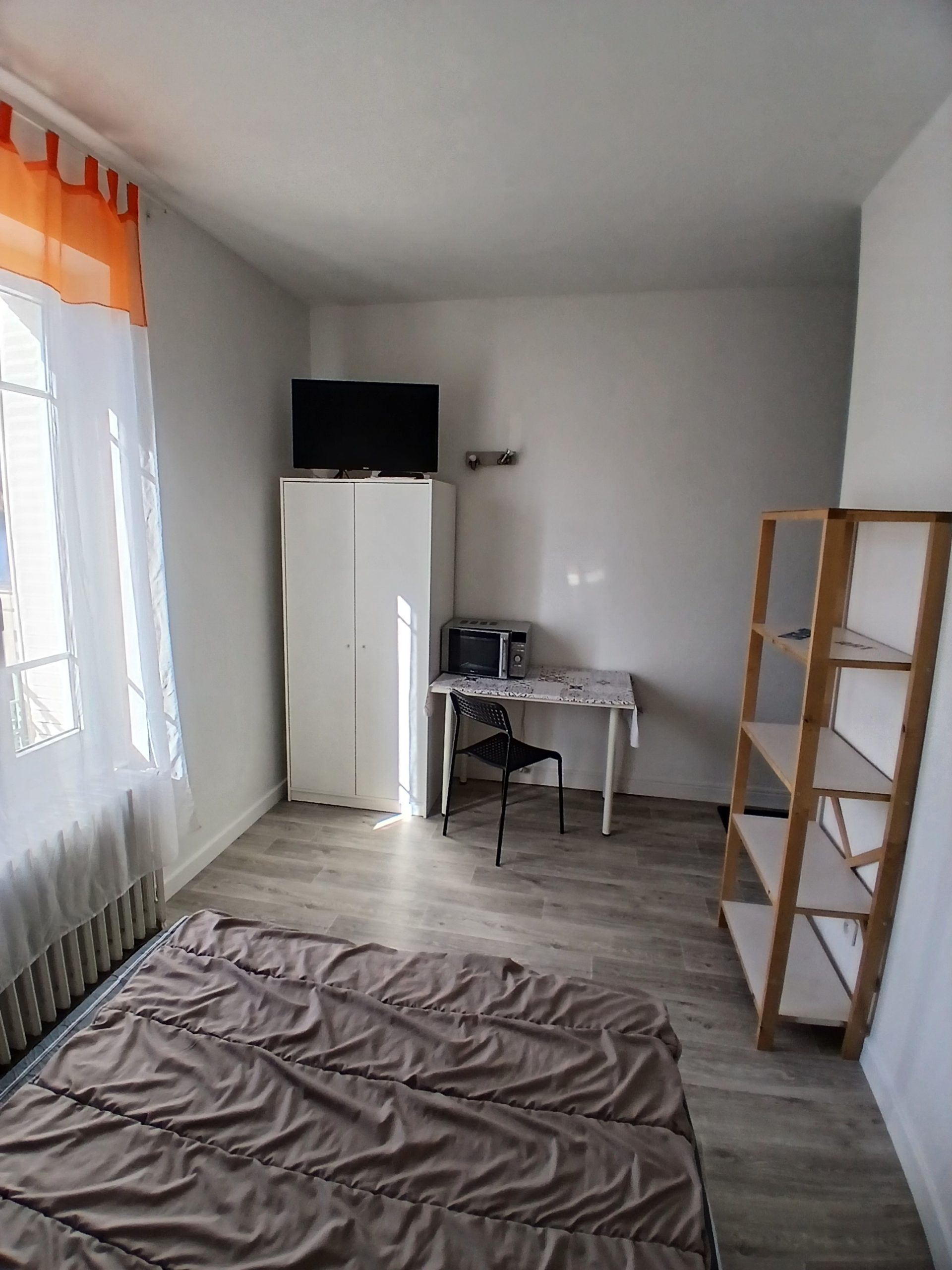 Studio n°32 - 16, rue Masset - Résidence Les Amandiers - 03200 Vichy — photo 3